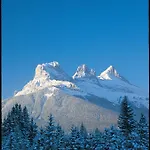Canmore Inn & Suites