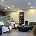 Canmore Inn & Suites
