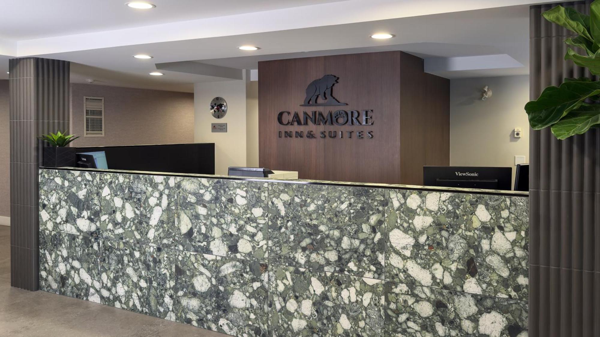 Hotel & Canmore